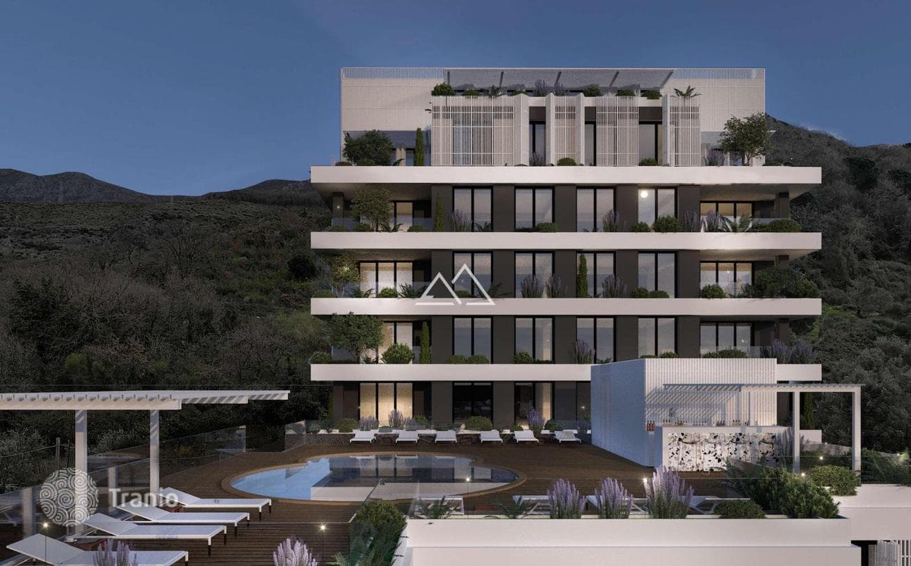 2-Bedroom Apartment with Sea and Park View in Sveti Stefan, photo 2