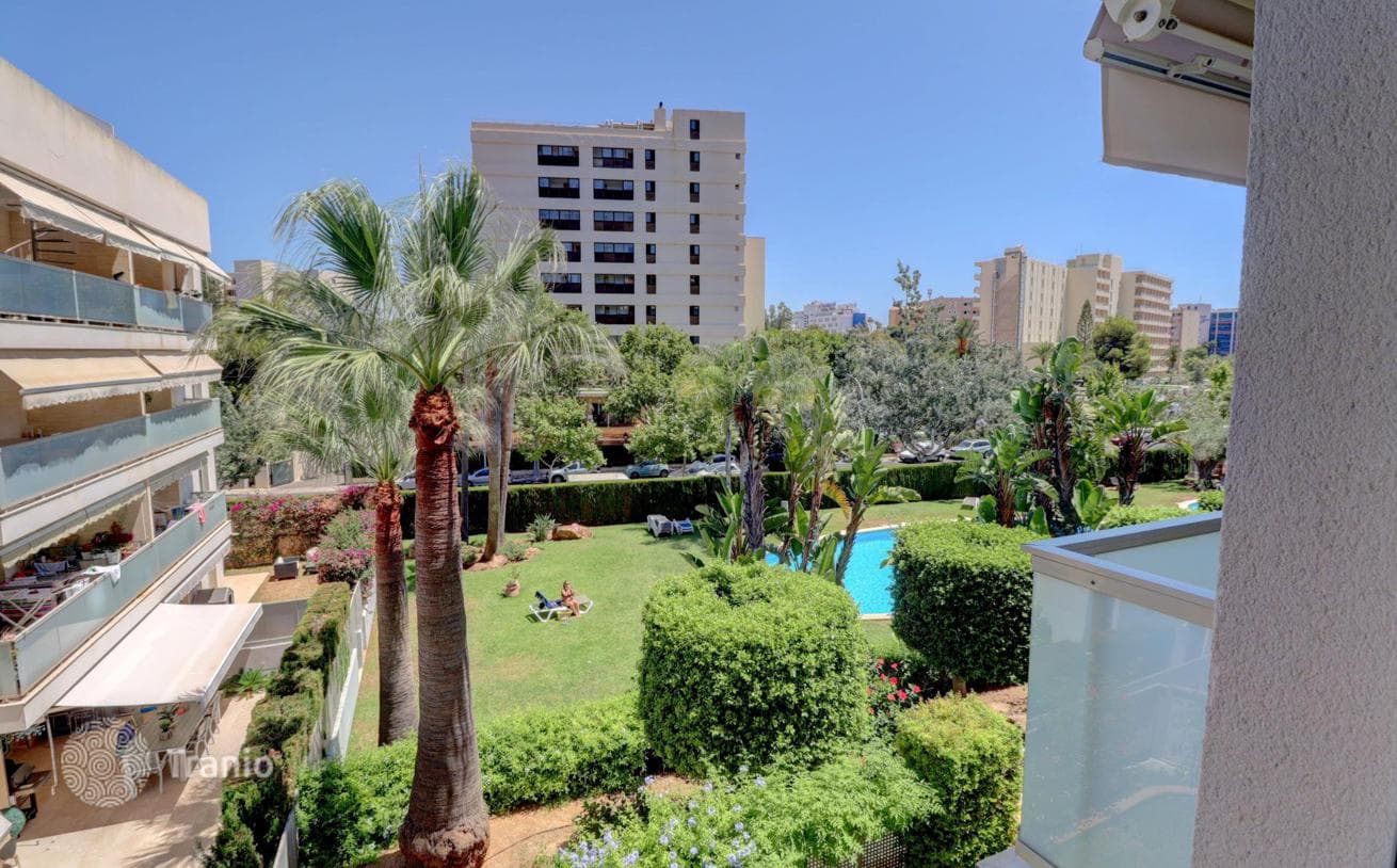 4-Bedroom Apartment Near the Sea in Palmanova, Mallorca, photo 4