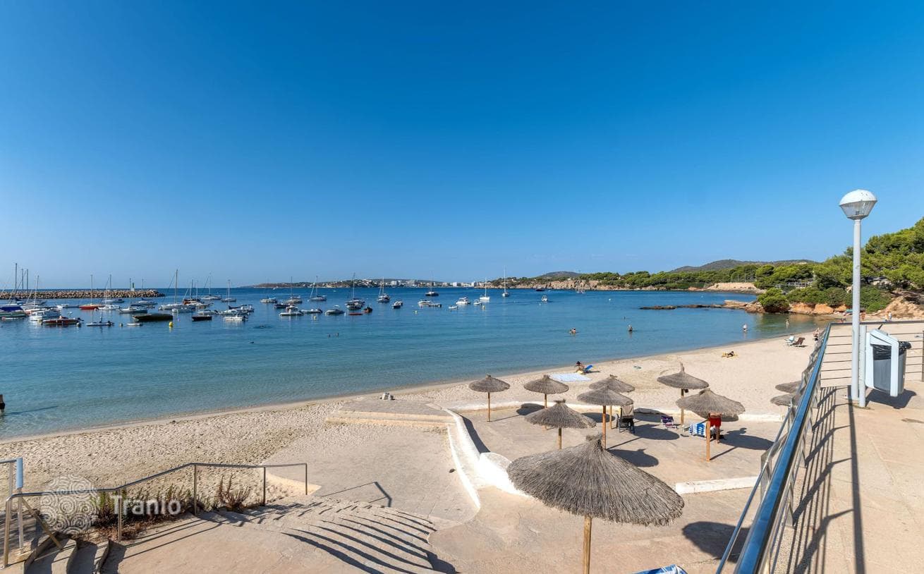 2-Bedroom Apartment with Sea View in Portals Nous, Mallorca, photo 2