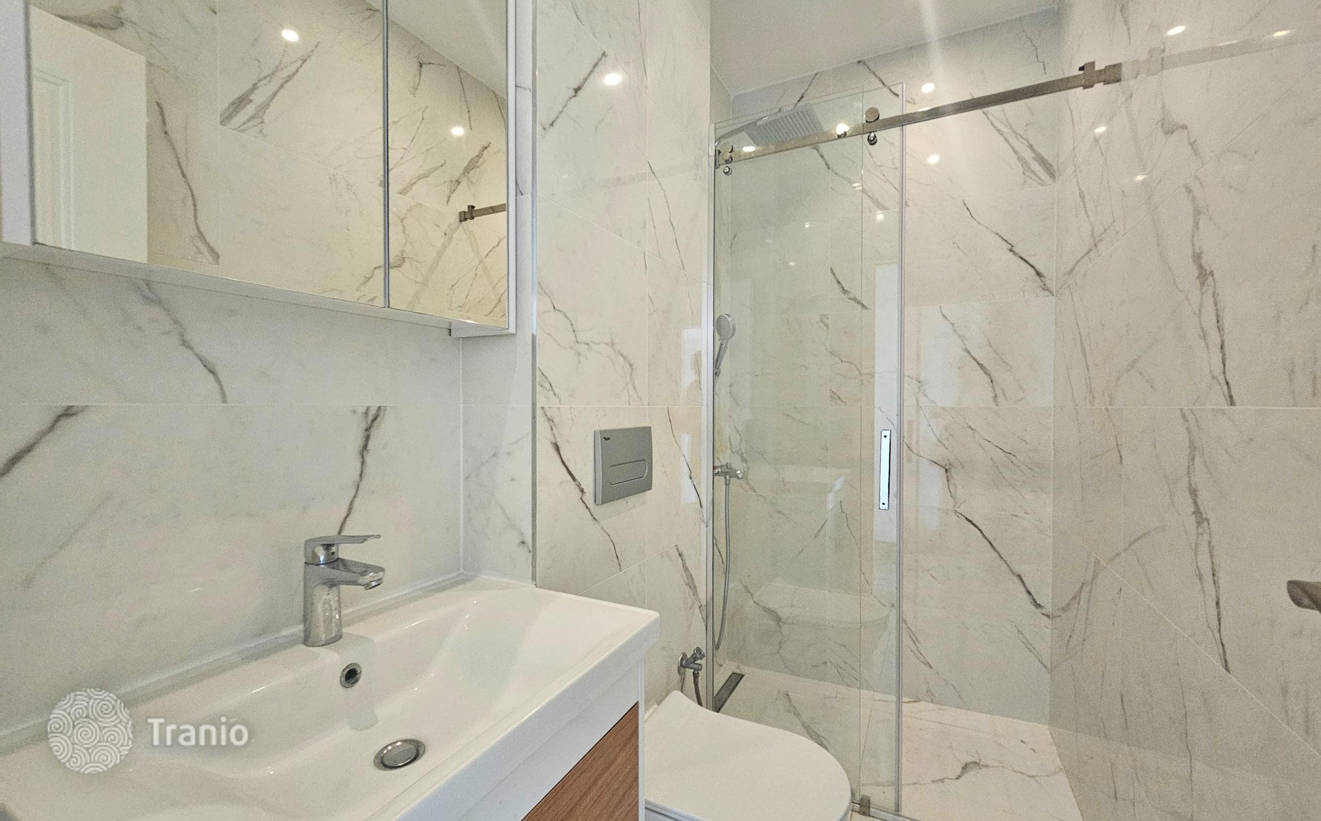 1-Bedroom Penthouse with Roof Terrace 50 m from the Sea in Tivat, photo 4