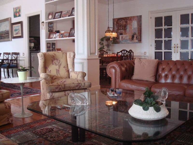 5-Bedroom Apartment in Barcelona