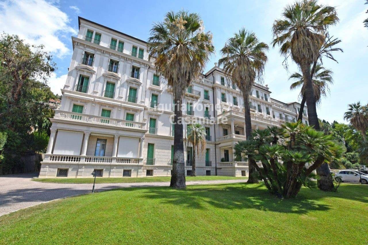 2-Bedroom Apartment in Ospedaletti, photo 3