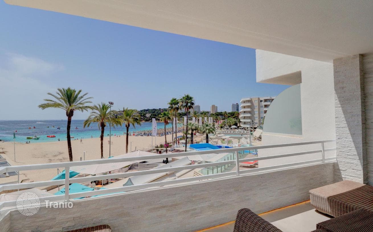 Beachfront 2-Bedroom Apartment with Studio in Magaluf, Mallorca, photo 3