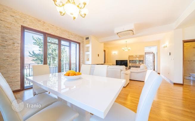 5-Bedroom Villa with Garage and Courtyard in Radovici, Montenegro, photo 2