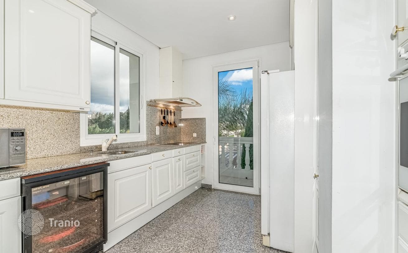 Beachfront Villa with Garden and Sea Views in Marbella, photo 4