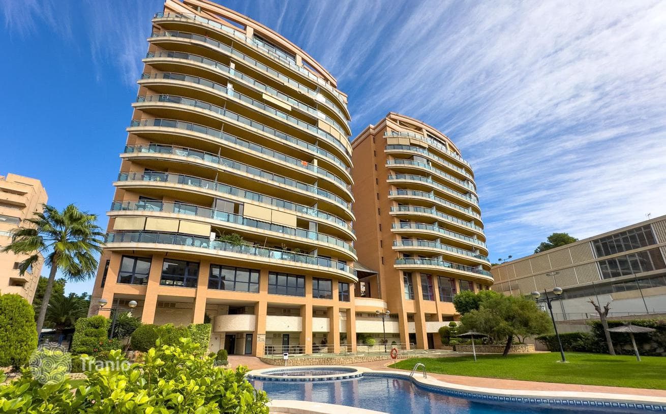 3-Bedroom Apartment with Sea View in Calpe, Alicante