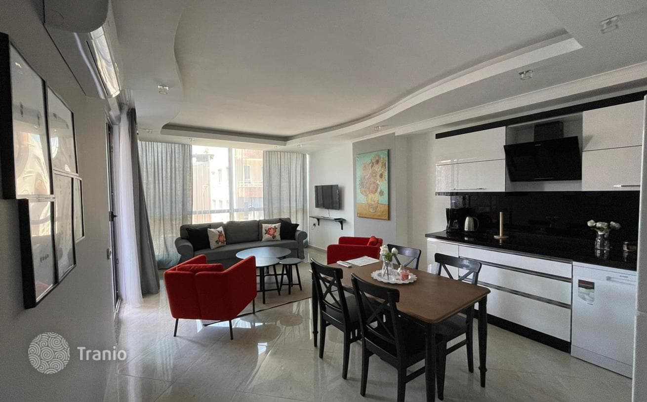 2-Bedroom Apartment with Two Balconies 200 m from the Beach in Oba, Alanya
