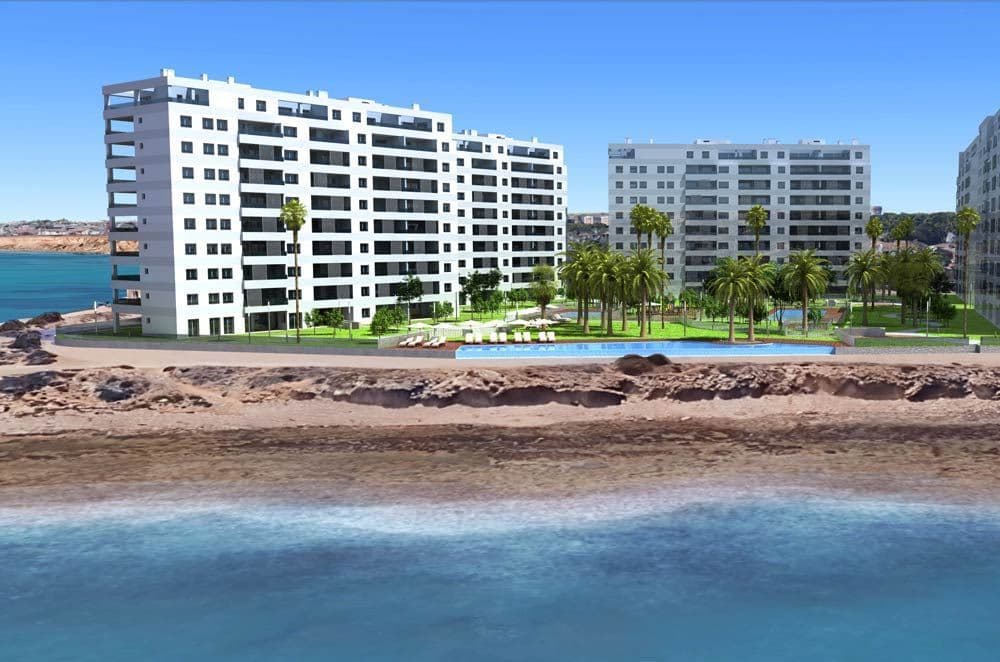 2-Bedroom Apartment in Punta Prima, photo 2