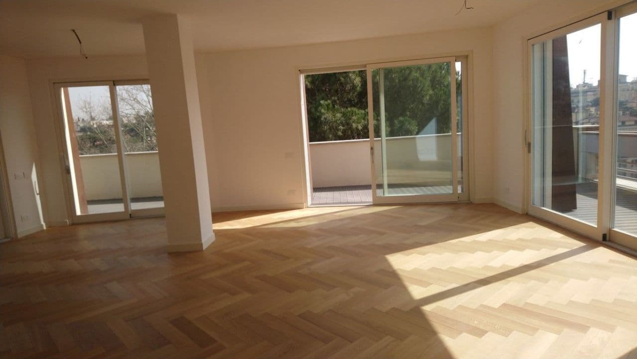 2-Bedroom Penthouse in Rome, photo 5
