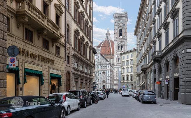 2-Bedroom Apartment with Duomo View in Florence City Center