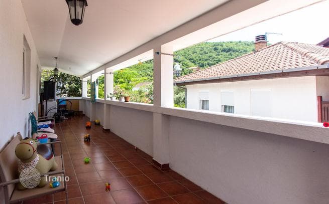 Furnished 2-Bedroom and 3-Bedroom House in Zelenika, Herceg Novi, photo 4