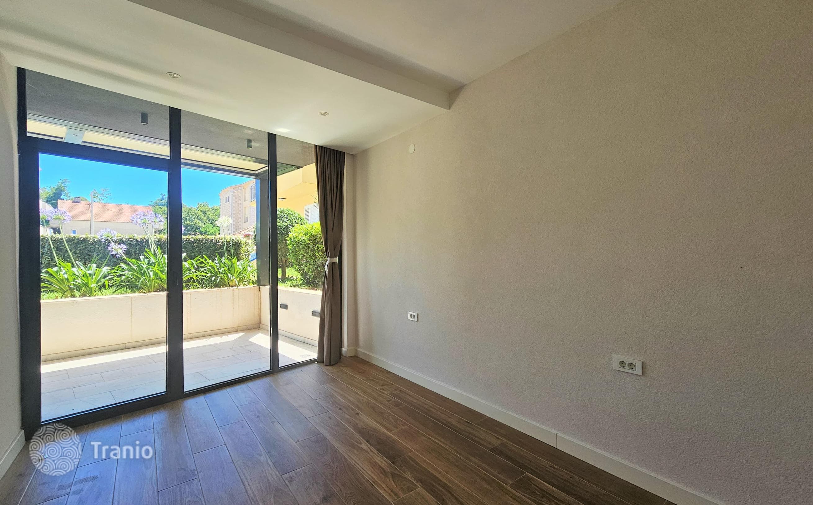 1-Bedroom Apartment 50 m from the Sea in Tivat, photo 3
