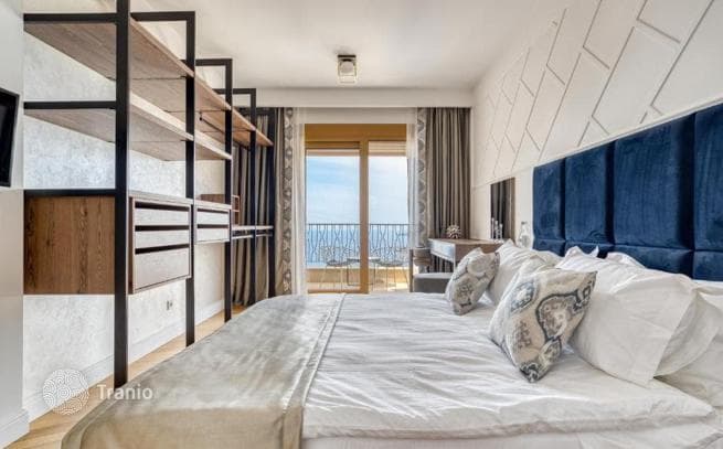 4-Bedroom Villa with Private Pool and Sea View in Budva, photo 5