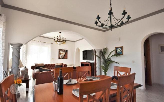 Villa with Garden, Pool and Sea View in Calpe, photo 3
