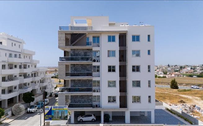 Penthouse with Panoramic Sea and Mountain Views in Larnaca, photo 4