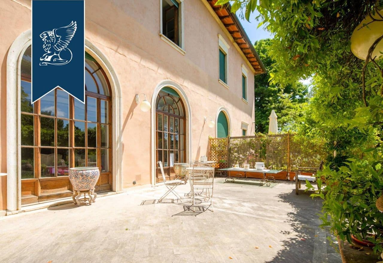 3-Bedroom Apartment in Florence, Italy, photo 5