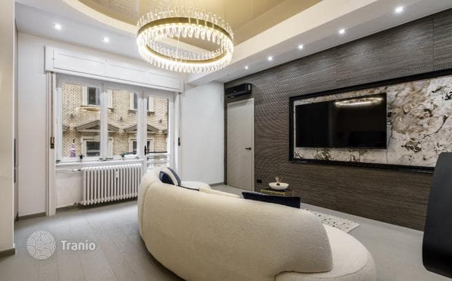2-Bedroom Apartment with Designer Finishes in Historic Center, Budapest, photo 4
