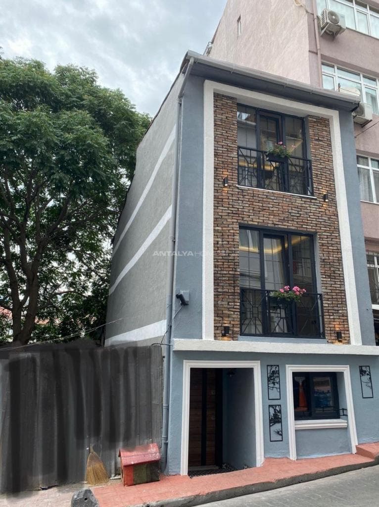 5-Bedroom Apartment in Beyoglu, Istanbul