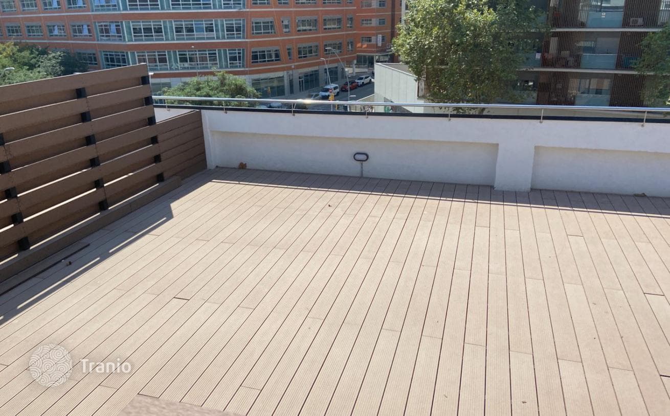 1-Bedroom Penthouse with Roof Terrace and Shared Pool in Poblenou, Barcelona, photo 5