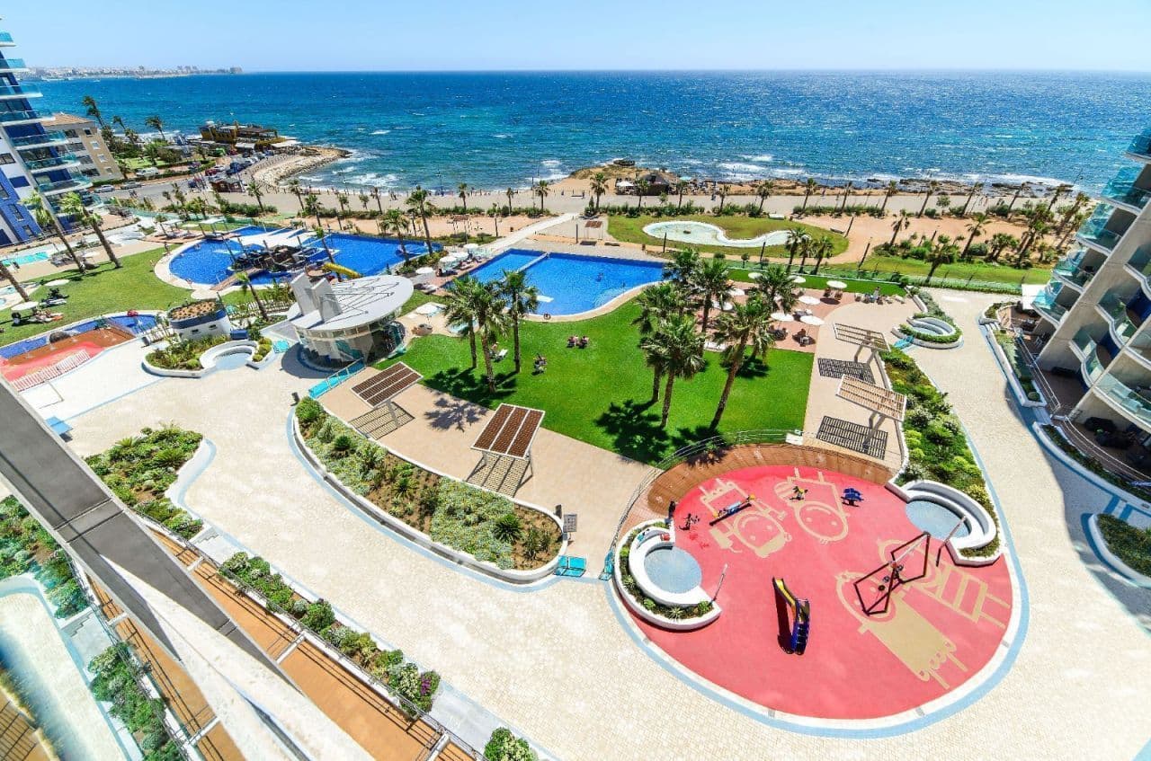 2-Bedroom Apartment in Punta Prima, photo 5