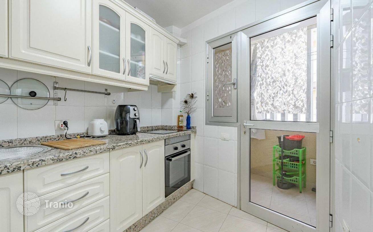 2-Bedroom Apartment with Partial Sea View in Playa Paraiso, Tenerife, photo 5