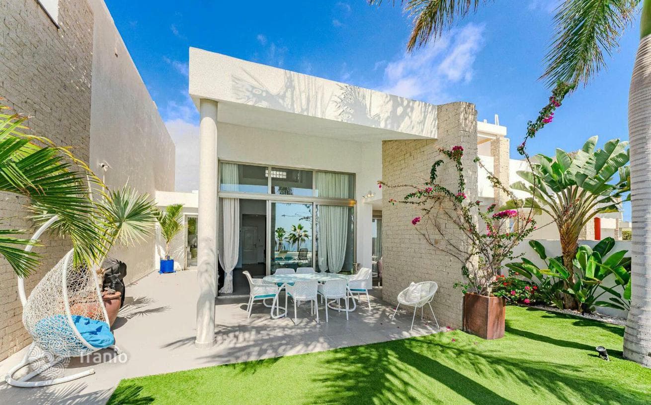 3-Bedroom Villa with Heated Pool and Ocean View in Adeje, Tenerife, photo 3