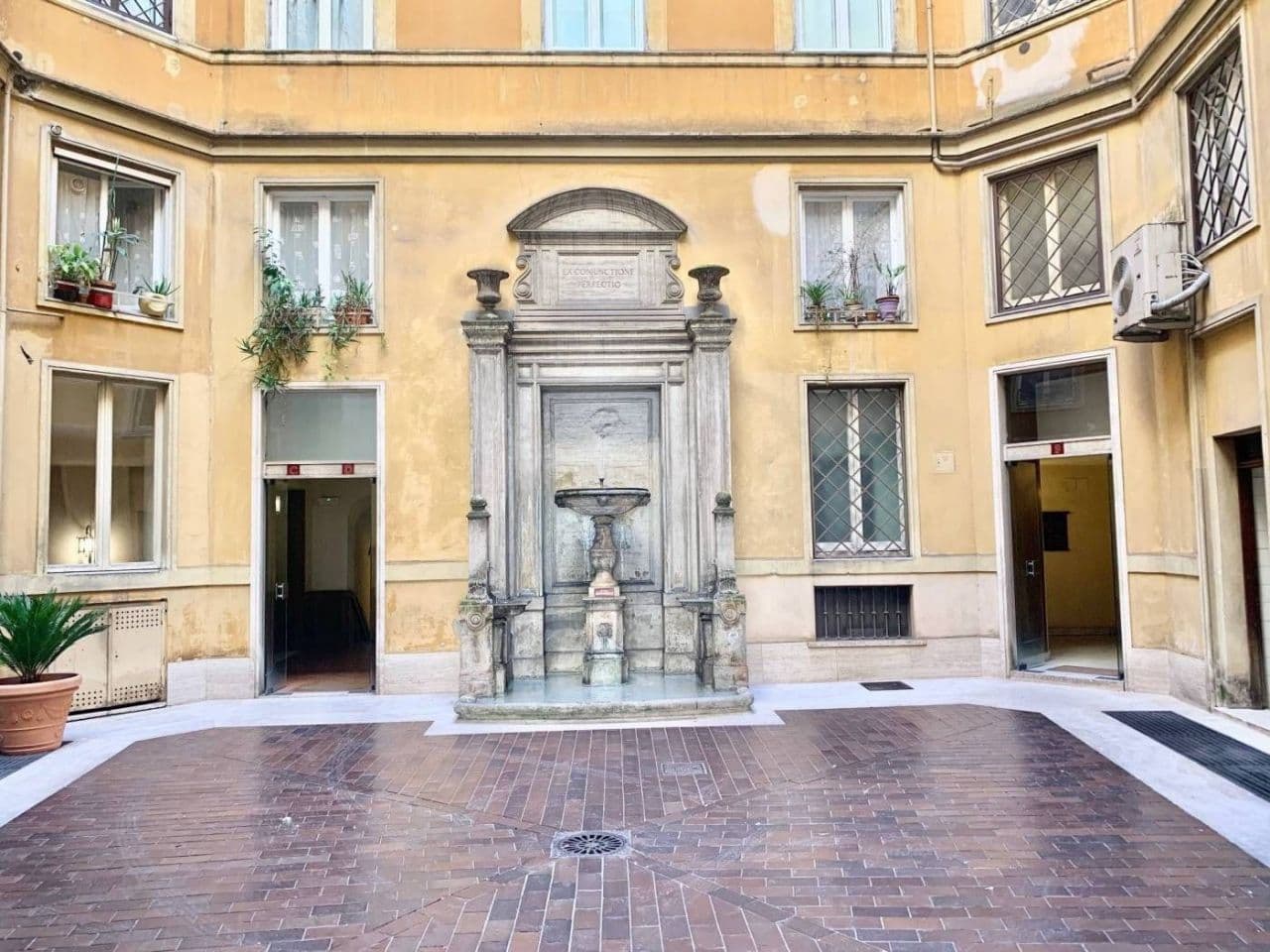 3-Bedroom Apartment in Rome, photo 3