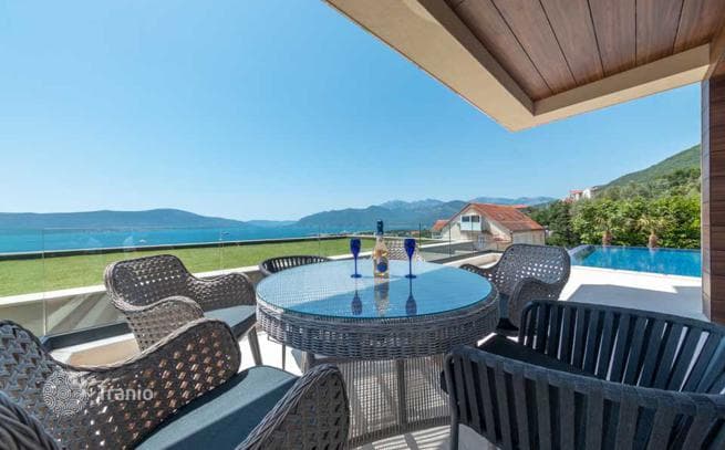 4-Bedroom Villa with Private Pool and Bay Views in Tivat, photo 4
