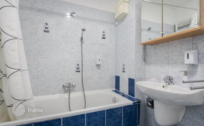 Renovated Apartment with Balcony in District VII, Budapest, photo 5