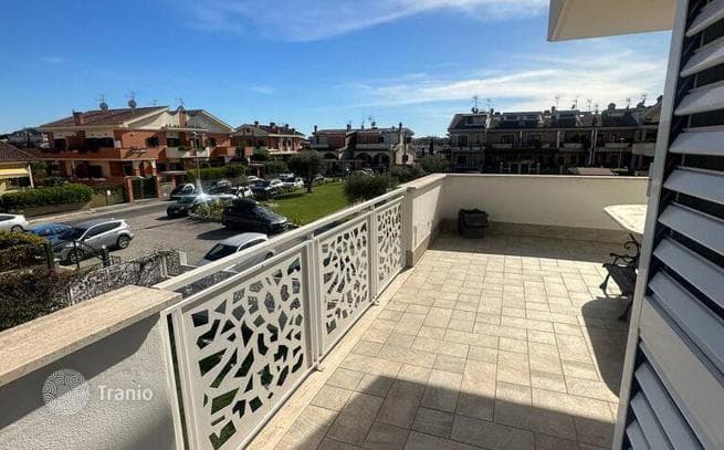 2-Bedroom Duplex Apartment with Terrace in Rome, photo 3