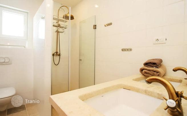 Stone Villa with Private Pool and BBQ Area Beachfront in Trogir, photo 4