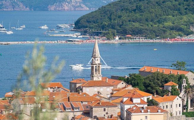 3-Bedroom Penthouse with Roof Terrace in Budva, photo 4