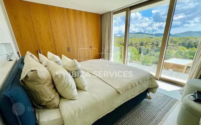 5-Bedroom Villa with 1,600 m² Plot in Andratx, Spain