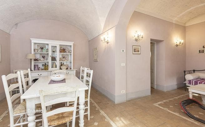 4-Bedroom Restored Tuscan Villa Near Siena, photo 3
