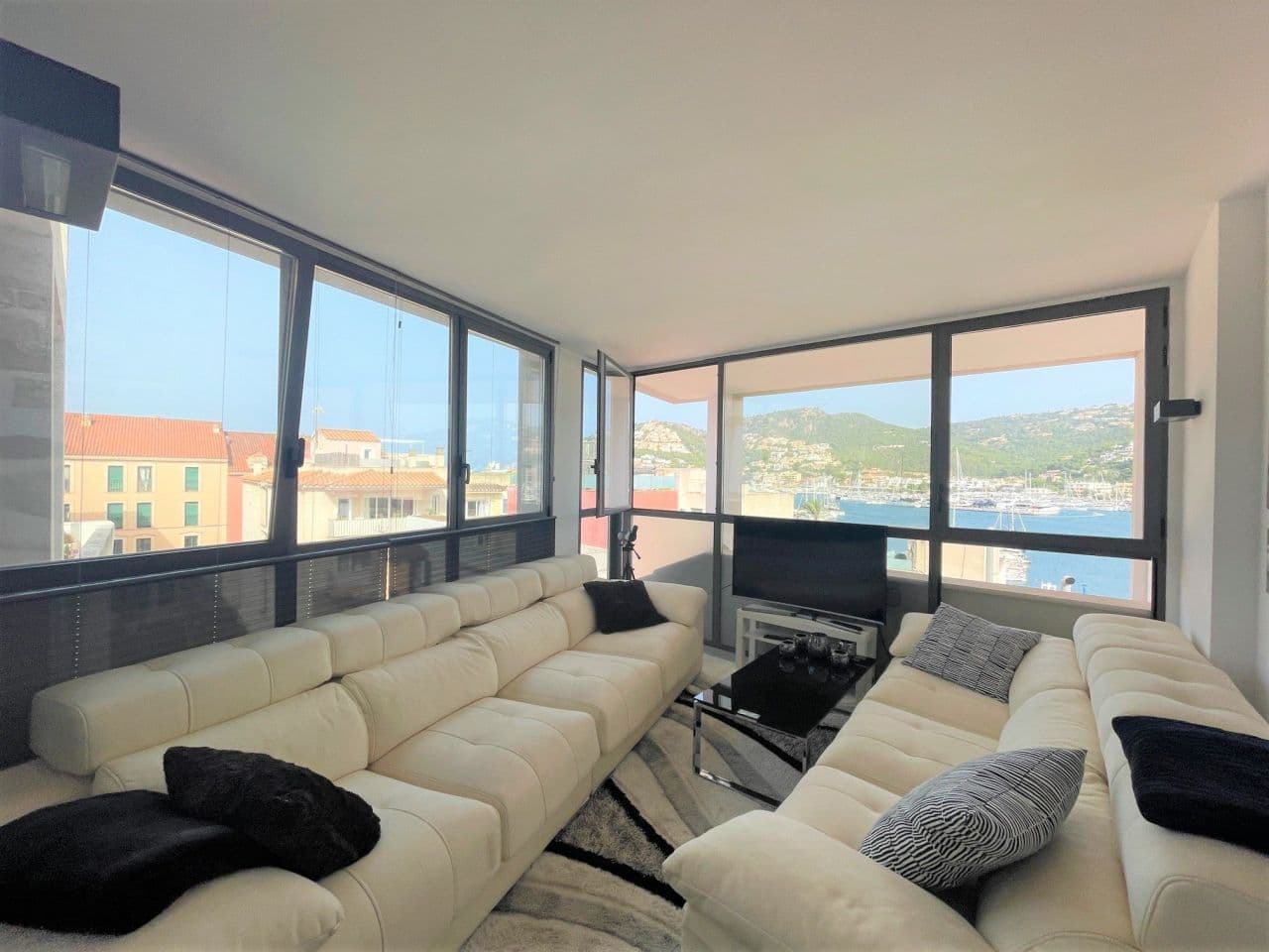 2-Bedroom Penthouse in Andratx, photo 3