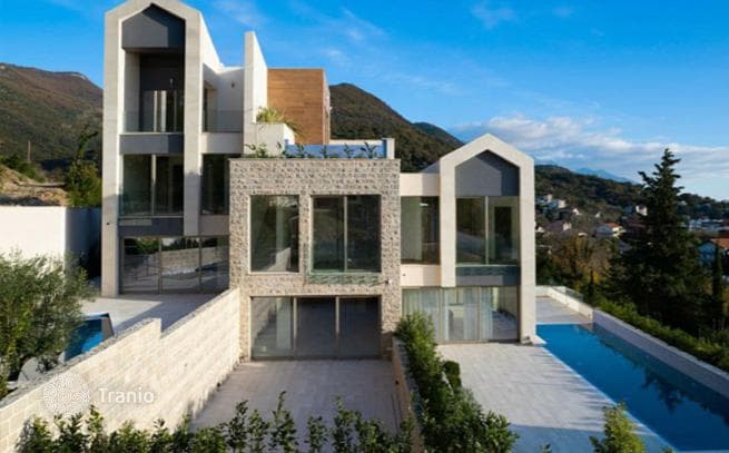 New Townhouses, Duplexes and Penthouses Near the Sea in Lastva, Tivat