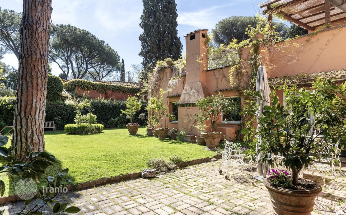 6-Bedroom Villa in Rome, Italy