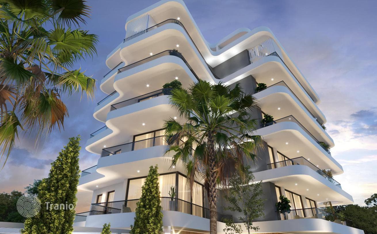 2-Bedroom Penthouse with Roof Terrace in Larnaca Marina Area, photo 2