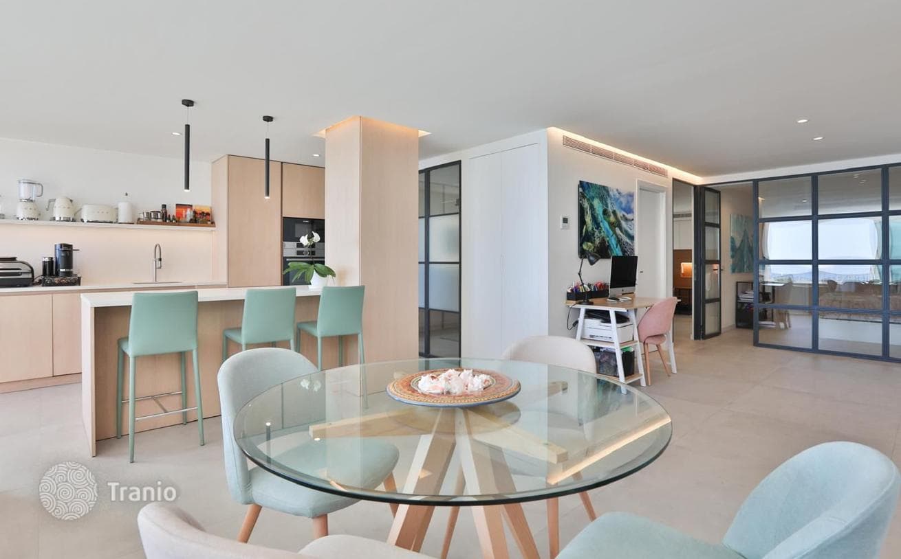 2-Bedroom Apartment with Panoramic Sea View in Portals Nous, Mallorca, photo 4