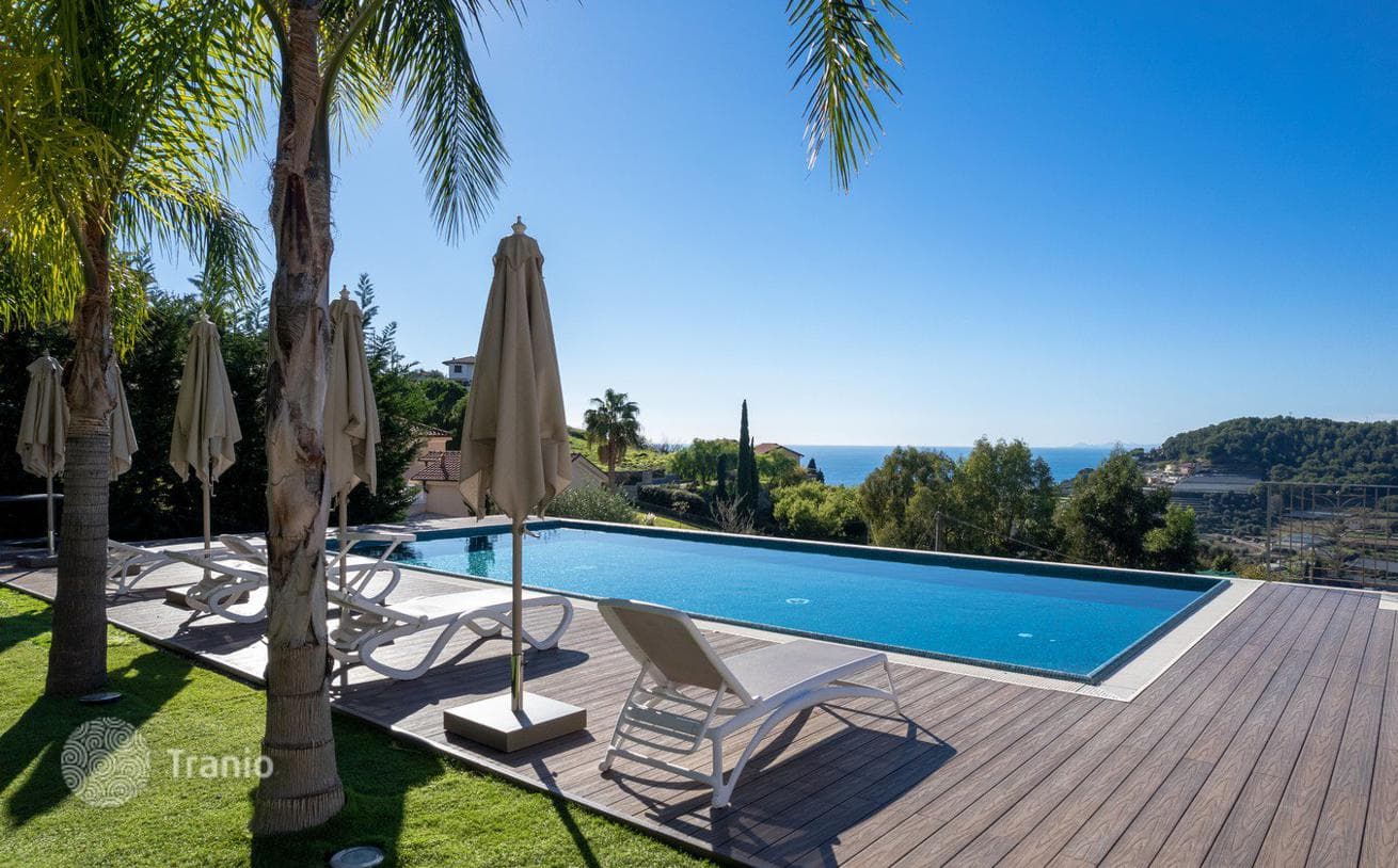 3-Bedroom Modern Villa with Private Pool and Sea View in Bordighera, Liguria, photo 2