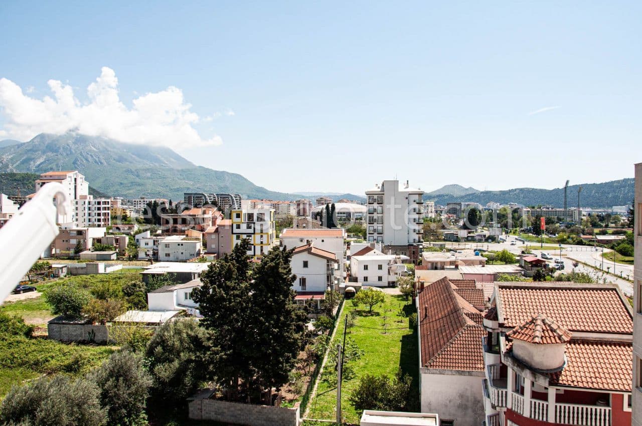 Квартира в Баре, Черногория, 95 м², фото 2