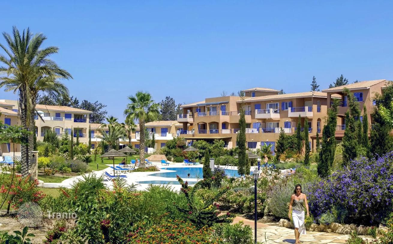 New Luxury Development with Villas, Townhouses and Apartments in Paphos, photo 4