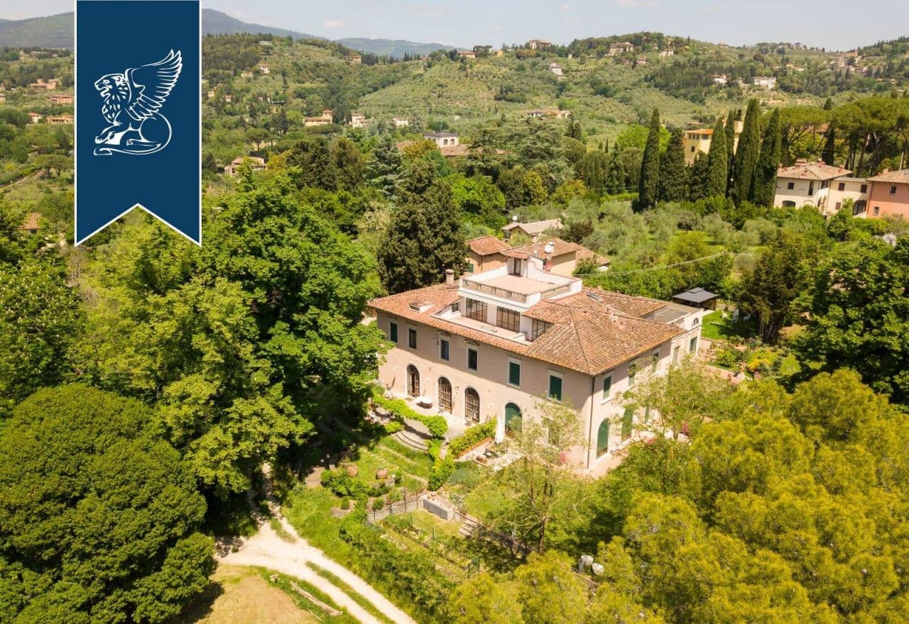 3-Bedroom Apartment in Florence, Italy, photo 2