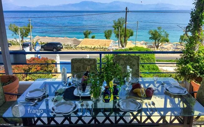 2-Bedroom Beachfront Duplex Apartment in Xylokastro, Peloponnese