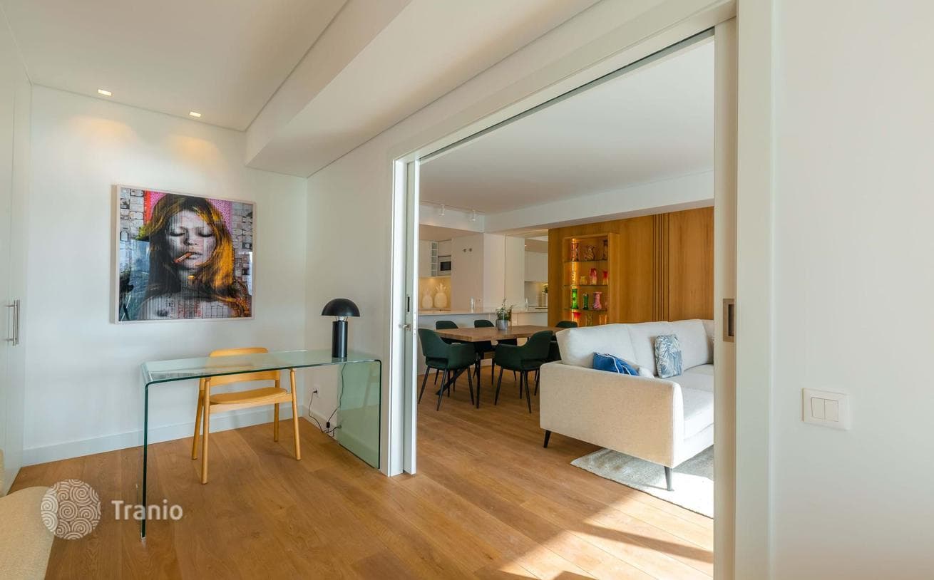 3-Bedroom Apartment with Sea View and Pool in São Martinho, Funchal, photo 4