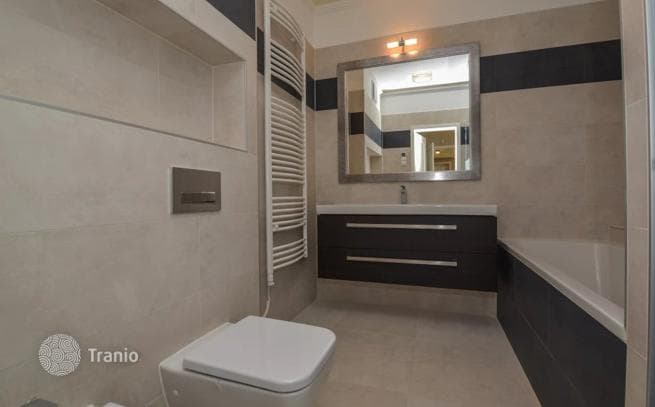 2-Bedroom Apartment with Spacious Terrace in District II, Budapest, photo 5