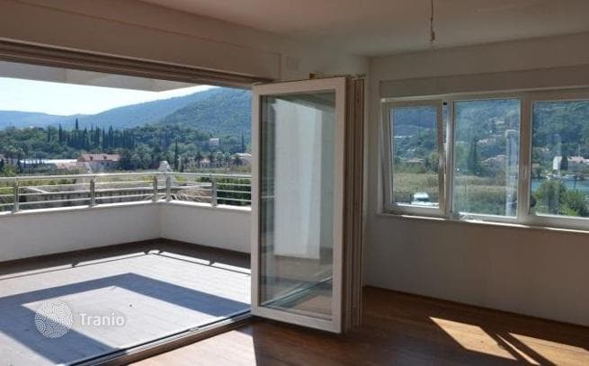 2-Bedroom Apartment with Terrace and Parking in Dubrovnik, photo 2