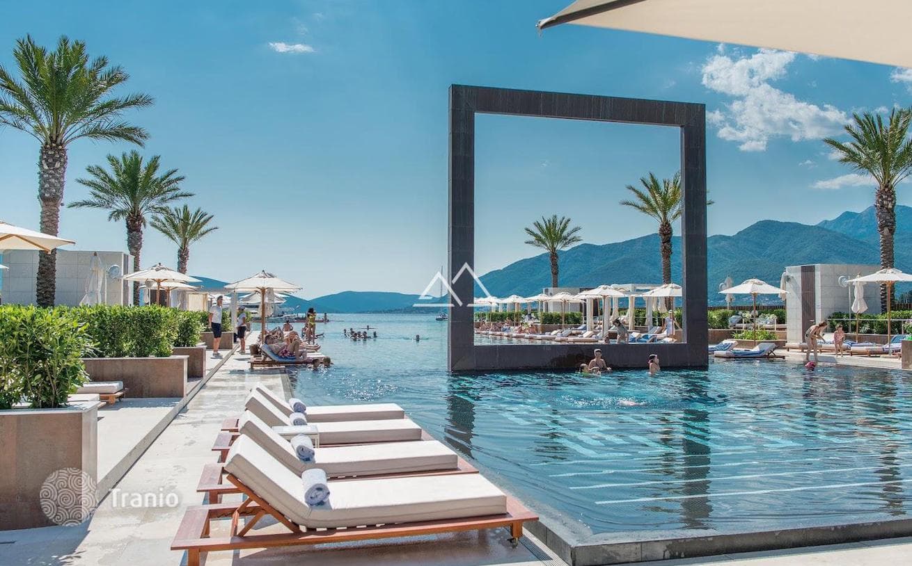 3-Bedroom Apartment with Large Terrace in Boka Place, Porto Montenegro, photo 3