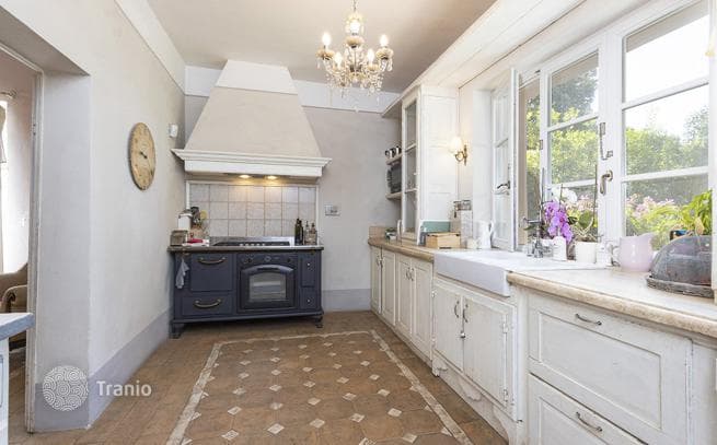 4-Bedroom Restored Tuscan Villa Near Siena, photo 4