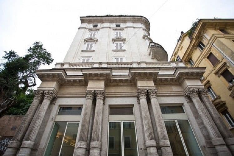 2-Bedroom Apartment in Rome, Italy, photo 4